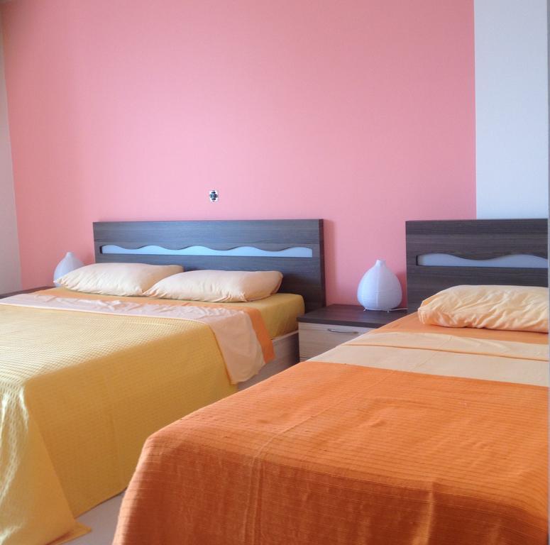 Riviera Rooms Himarë Oda fotoğraf