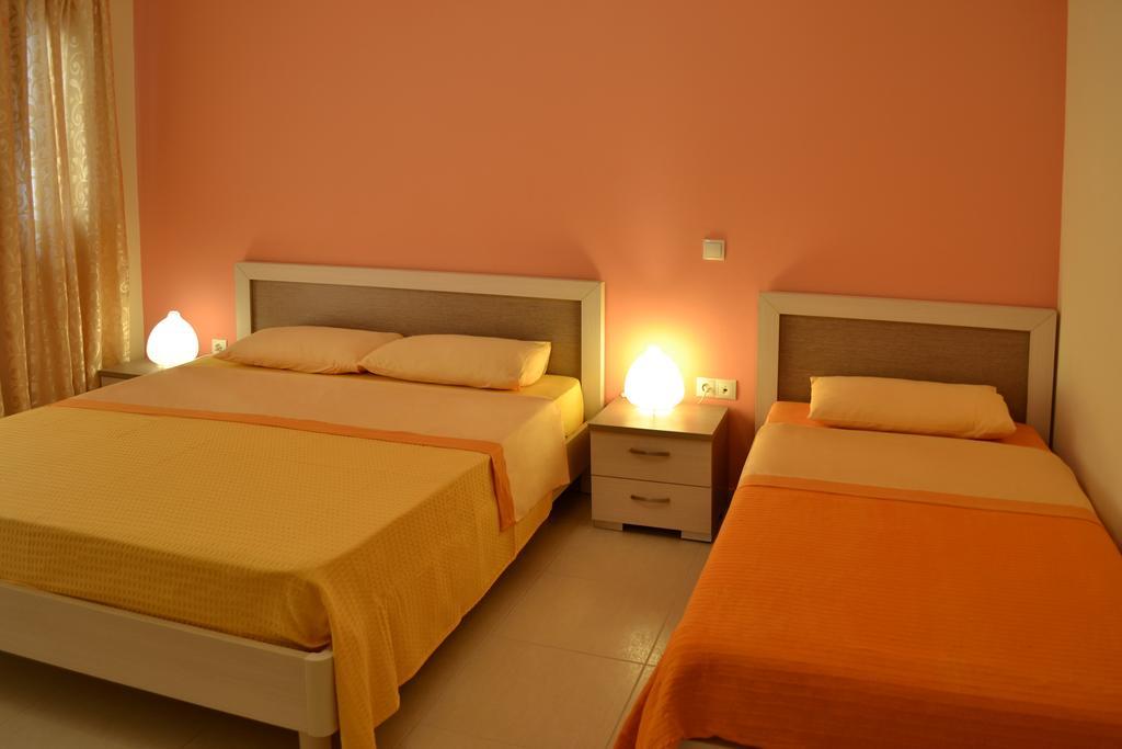 Riviera Rooms Himarë Oda fotoğraf