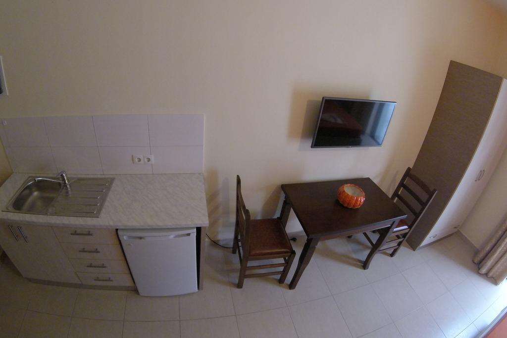 Riviera Rooms Himarë Dış mekan fotoğraf