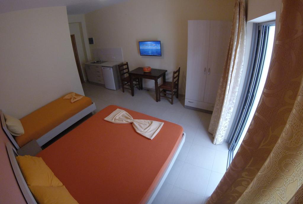 Riviera Rooms Himarë Dış mekan fotoğraf