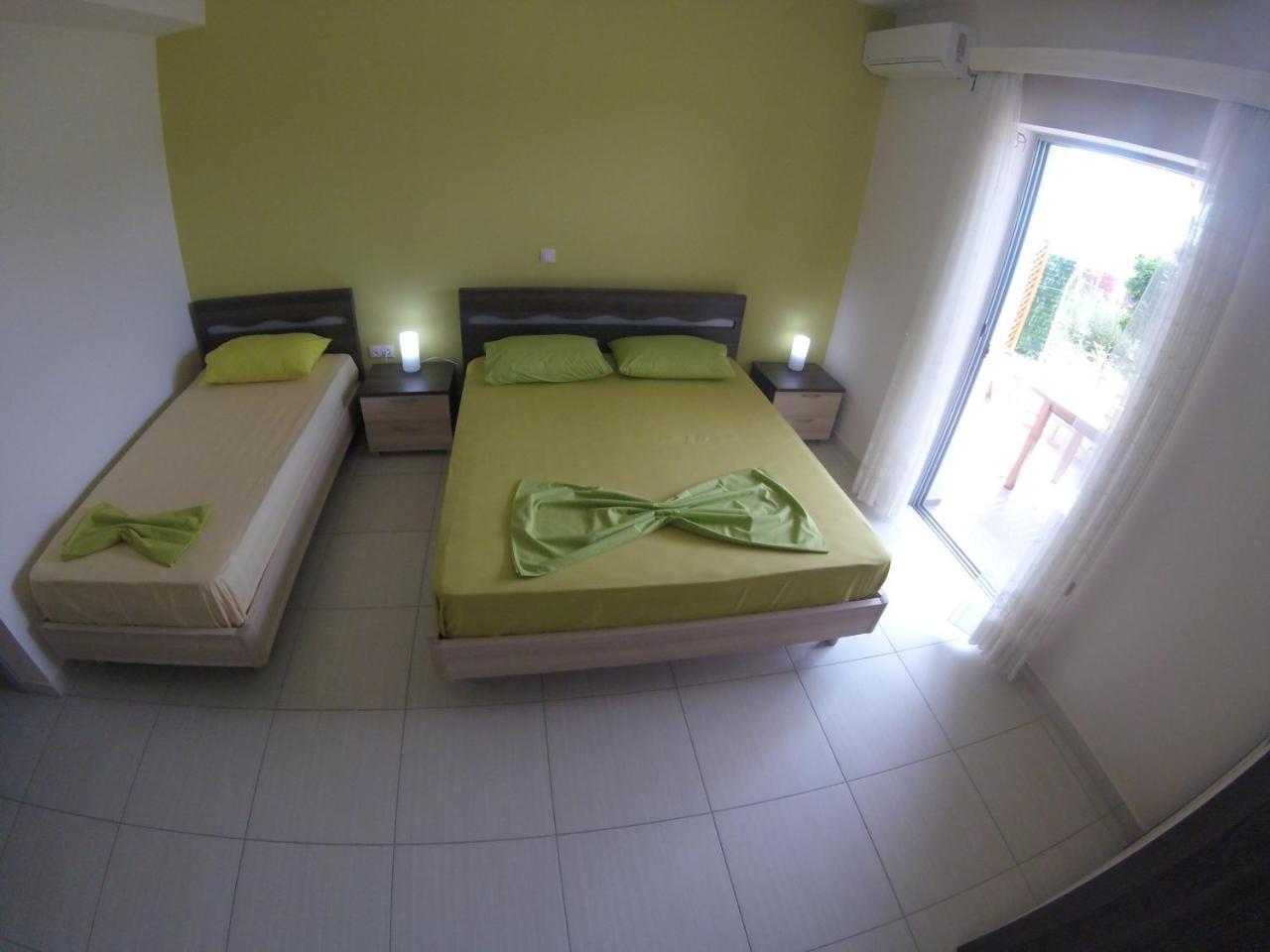 Riviera Rooms Himarë Dış mekan fotoğraf