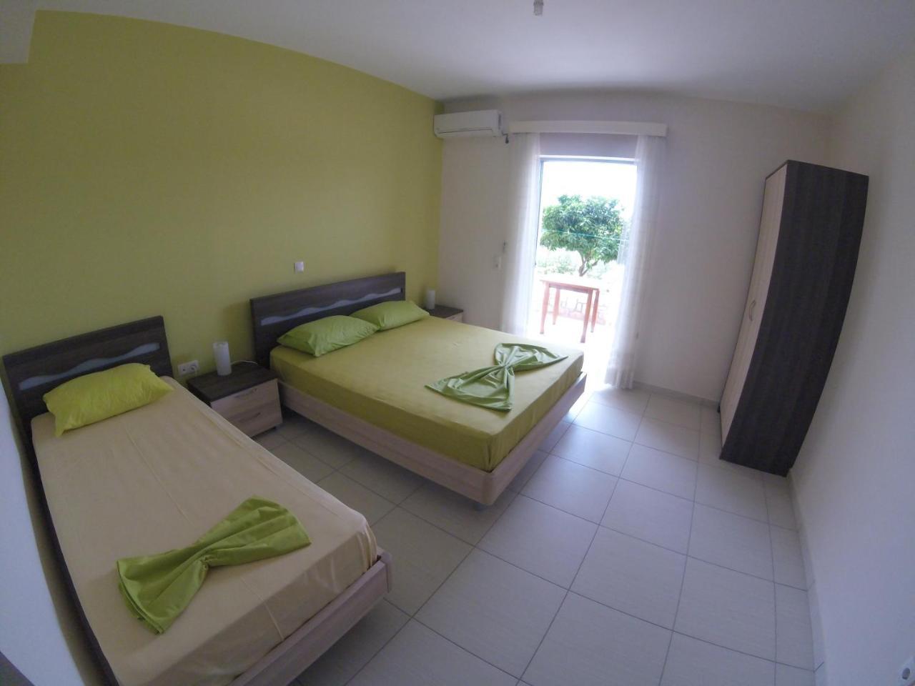 Riviera Rooms Himarë Dış mekan fotoğraf