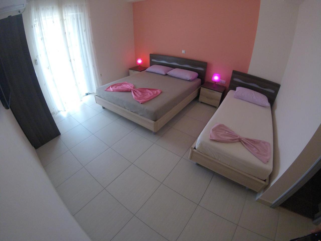 Riviera Rooms Himarë Dış mekan fotoğraf